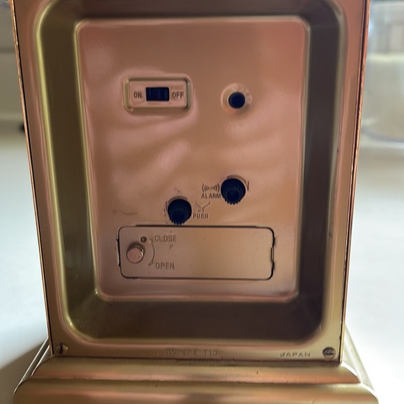 Bulova desk clock with alarm - Picture 3 of 5